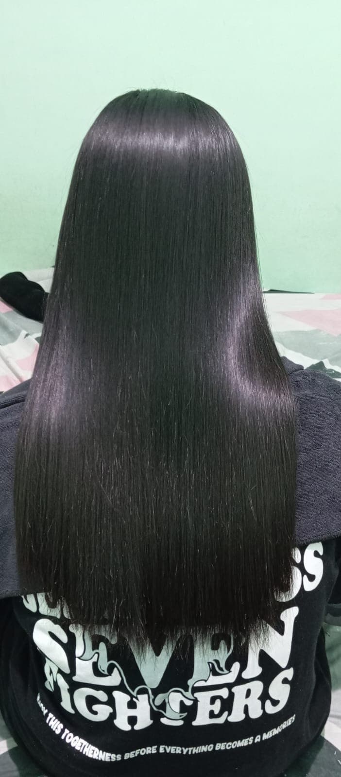Potong rambut bob medium, natural dan elegan